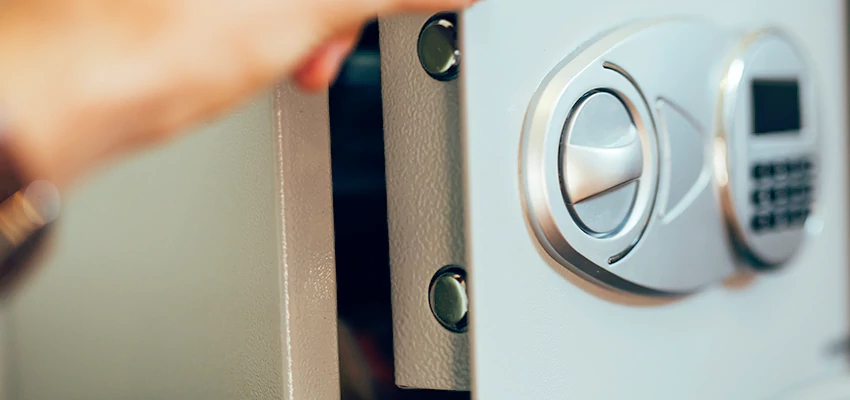 Fingerprint Safe Openers in Acton, CA